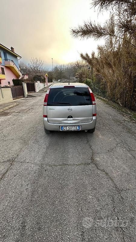 Usata Opel Meriva 90 CV (66 kW) 2005 Grigio Monovolume