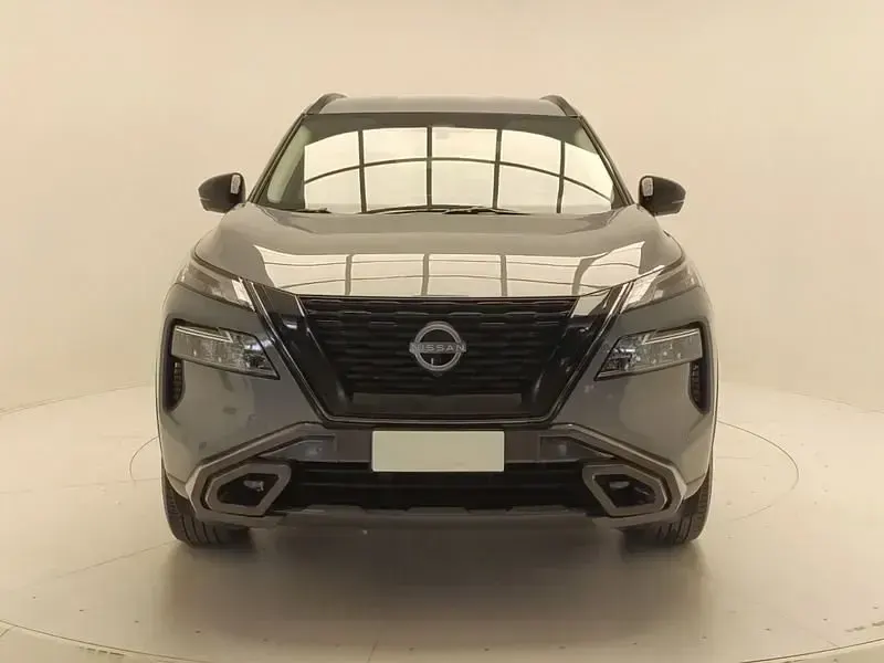 Käytetty Nissan X-Trail N-Connecta 213 HP (156 kW) 2025 Harmaa Katumaasturi
