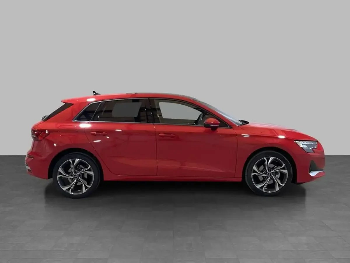 Usata Audi A3 Advanced 116 CV (85 kW) 2025 Rosso progressivo metallizzato Berlina