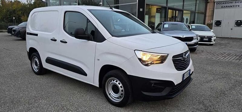 Gebraucht Opel Combo Edition 101 PS (74 kW) 2022 Weiß Van / Kleinbus