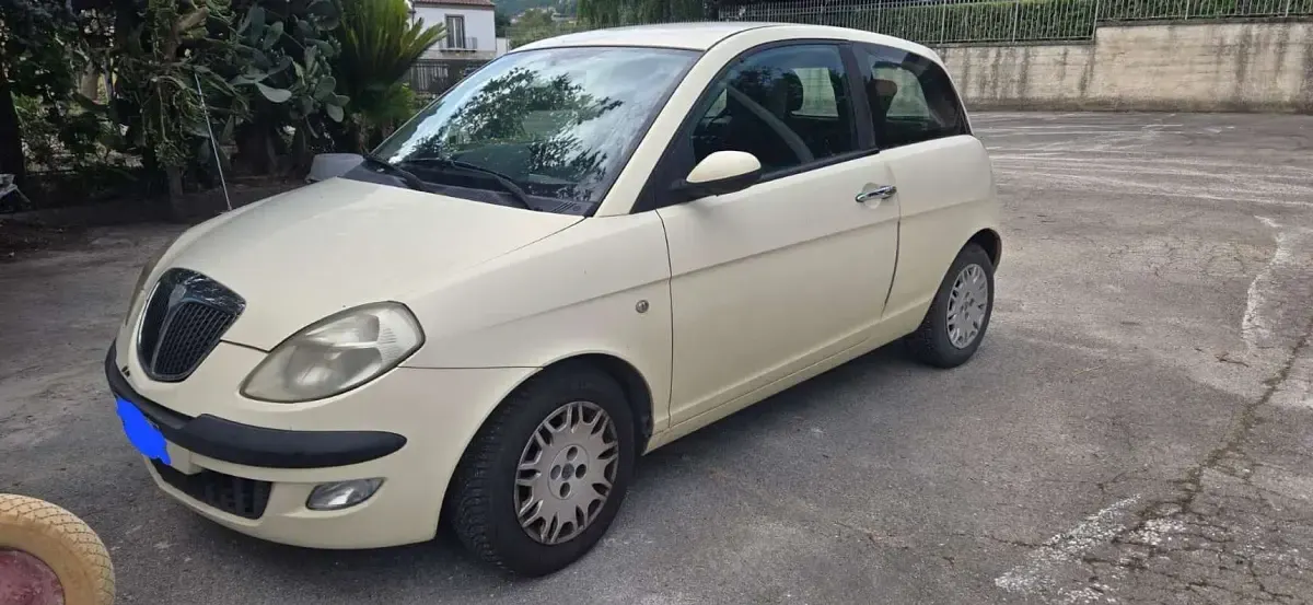 Usata Lancia Ypsilon 80 CV (58 kW) 2004 Utilitaria
