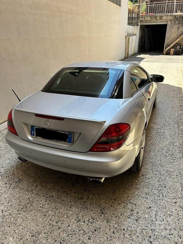Usata Mercedes SLK200 184 CV (135 kW) 2011 Grigio Cabrio