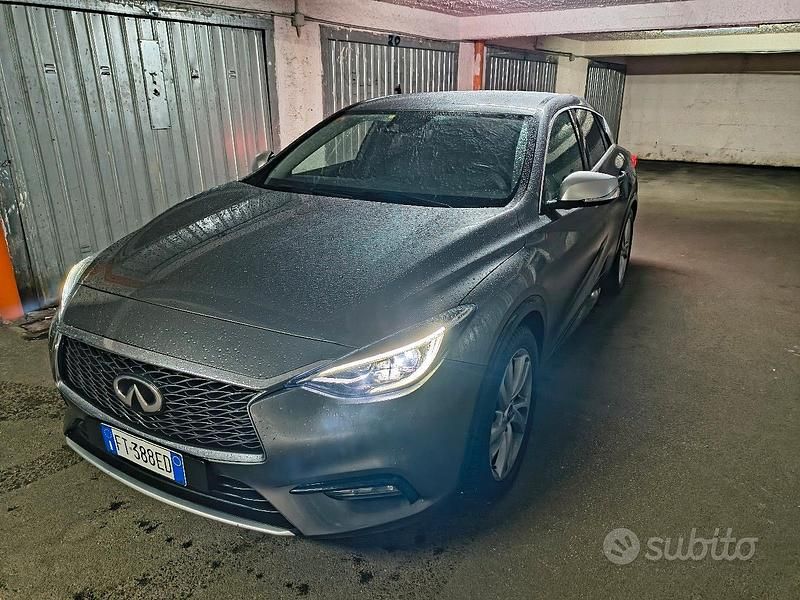 Usata Infiniti Q30 109 CV (80 kW) 2016 Grigio Berlina