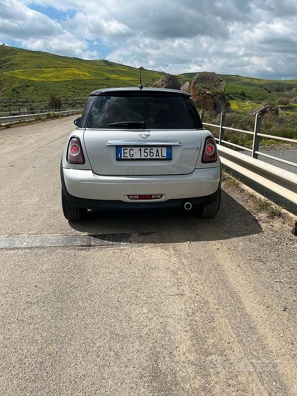 Usata Mini Cooper 112 CV (82 kW) 2011 Grigio Utilitaria