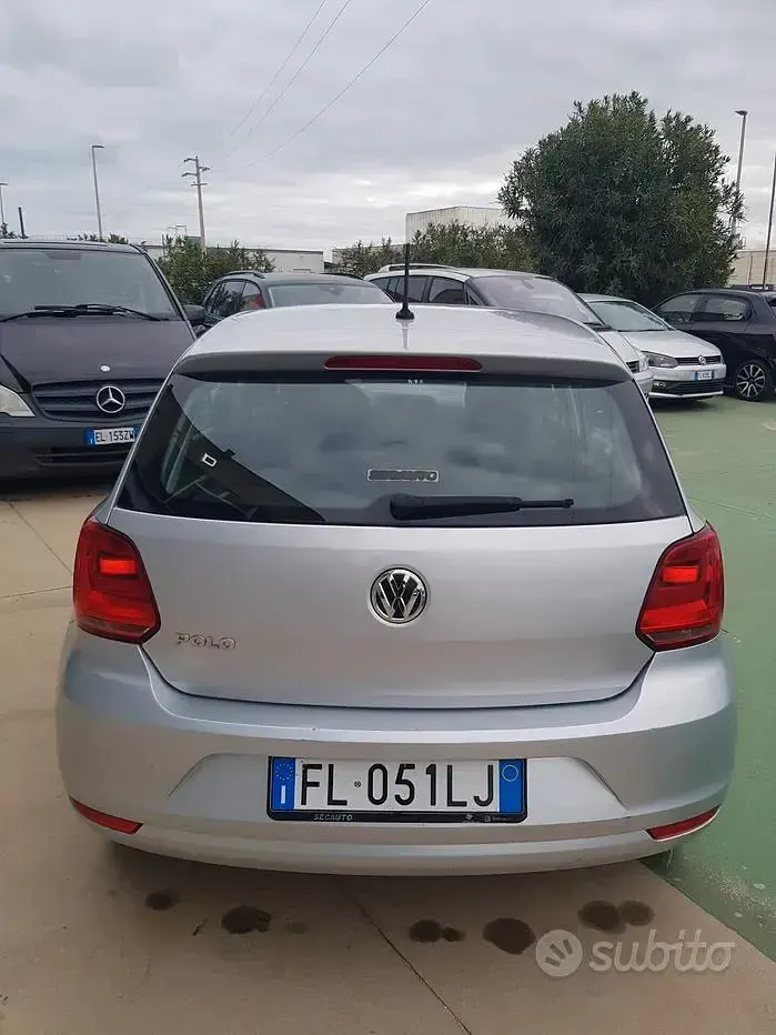 Usata VW Polo Trendline 75 CV (55 kW) 2017 Grigio Berlina