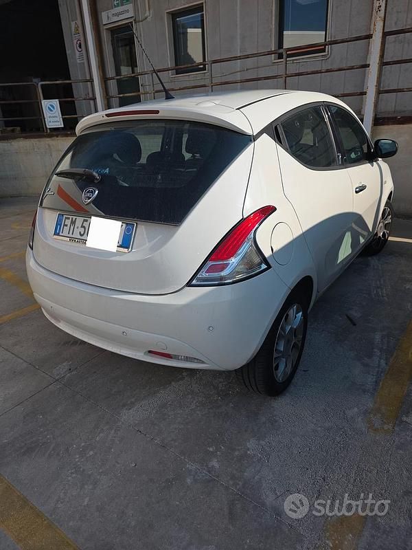 Usata Lancia Ypsilon 60 CV (44 kW) 2017 Utilitaria