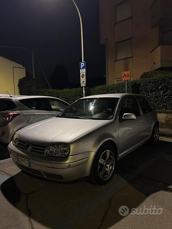Usata VW Golf IV 130 CV (95 kW) 2003 Grigio