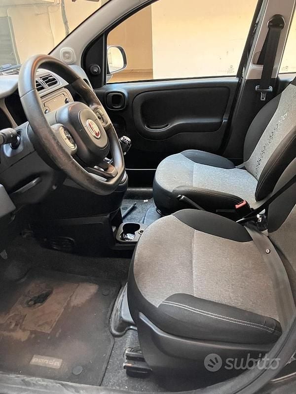 Usata Fiat Panda Lounge 69 CV (50 kW) 2020 Nero Utilitaria