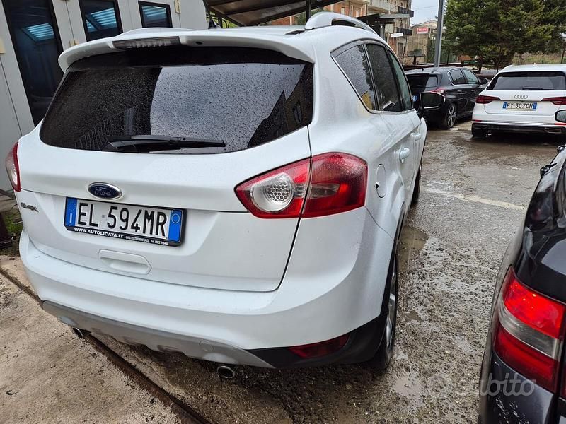 Usata Ford Kuga 163 CV (119 kW) 2012 Bianco SUV