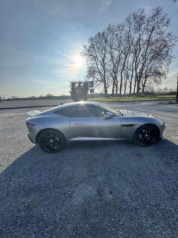 Usata Jaguar F-Type R-Dynamic 300 CV (220 kW) 2022 Grigio Coupé