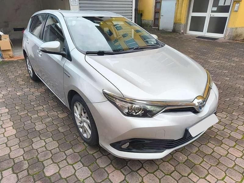 Usata 2017 Toyota Auris Hybrid Active Berlina | 11.490 € (Buon prezzo) - Immagine 1/4