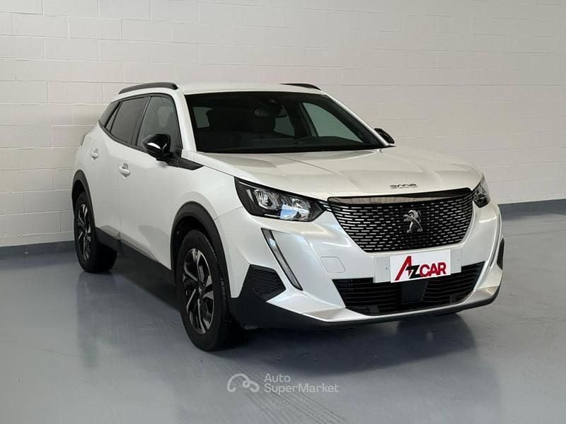 Usata Peugeot 2008 Allure 131 CV (96 kW) 2023 Blanco nacarado SUV