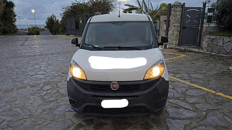 Usata Fiat Doblò 95 CV (69 kW) 2019 Bianco Monovolume