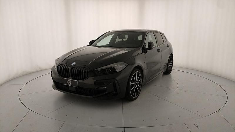 Nero Usata 2022 BMW 118 M Sport Utilitaria | 23.200 € (Buon prezzo) - Immagine 1/4