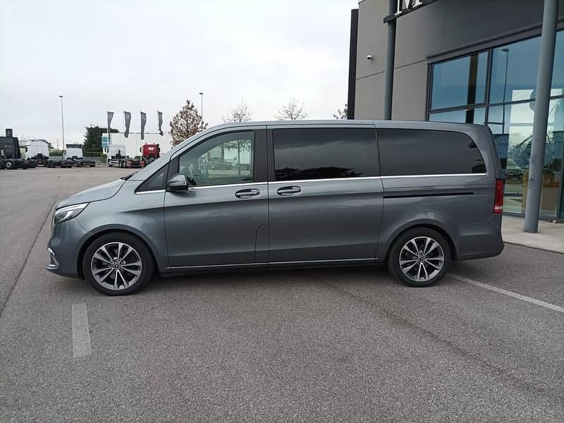 Usata Mercedes V300 Premium 239 CV (175 kW) 2020 Grigio Monovolume