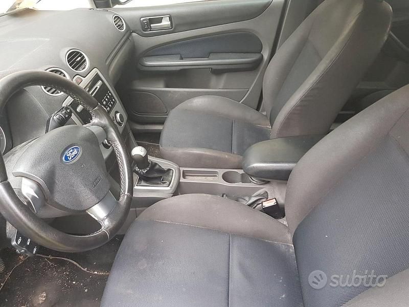 Usata Ford Focus 90 CV (66 kW) 2007 Nero Berlina