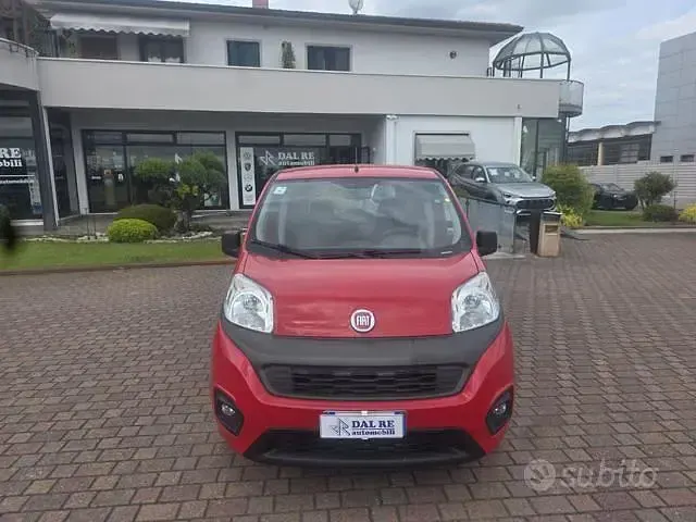 Begagnad Fiat Qubo Easy 80 HK (58 kW) 2019 Röd Minibuss