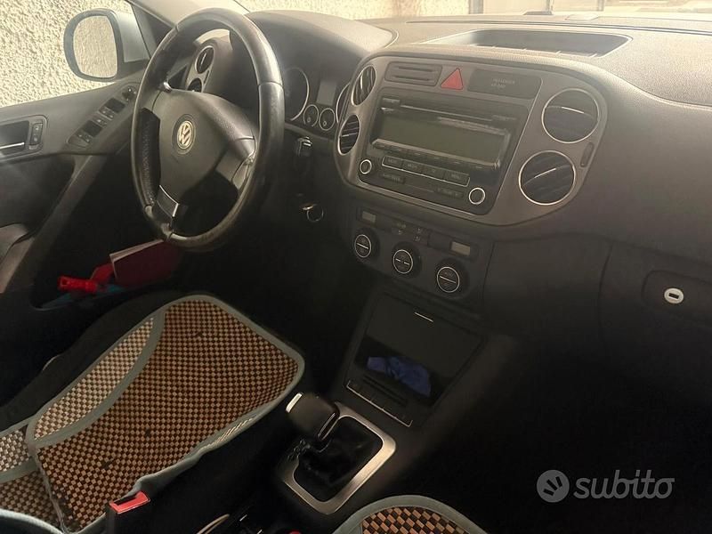 Usata VW Tiguan 150 CV (110 kW) 2009 Grigio SUV