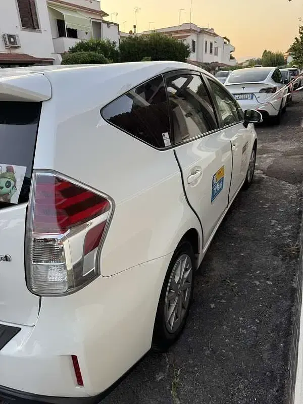 Usata Toyota Prius+ Lounge 99 CV (72 kW) 2021 Monovolume