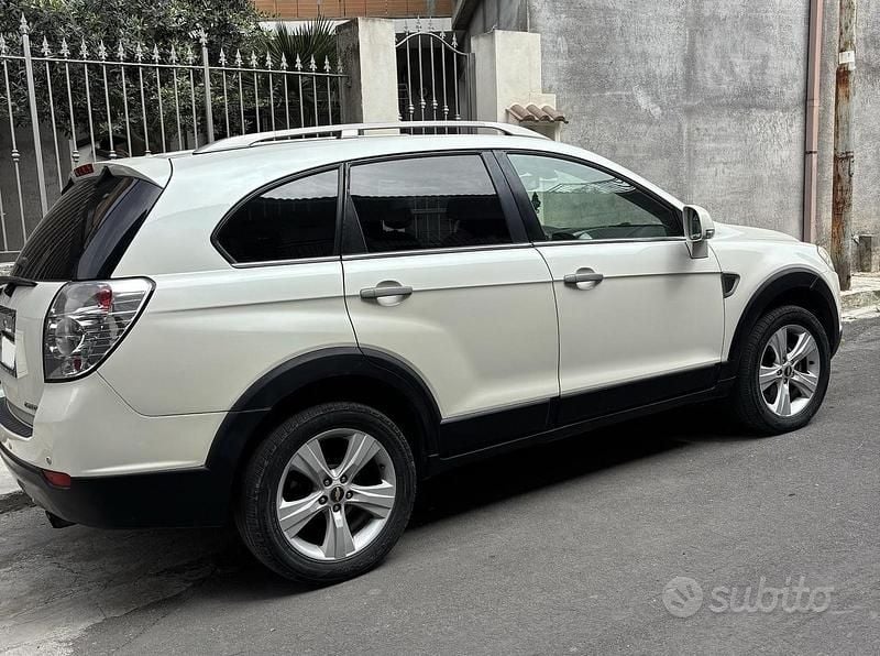 Usata Chevrolet Captiva 2010 Bianco SUV
