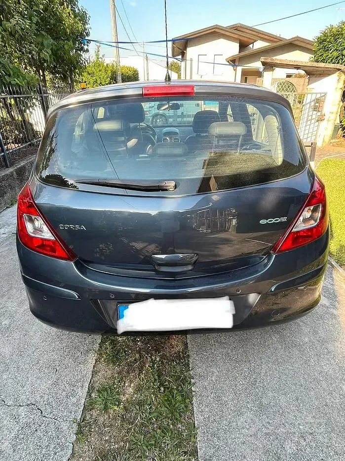Usata Opel Corsa Cosmo 75 CV (55 kW) 2008 Blu/azzurro Utilitaria