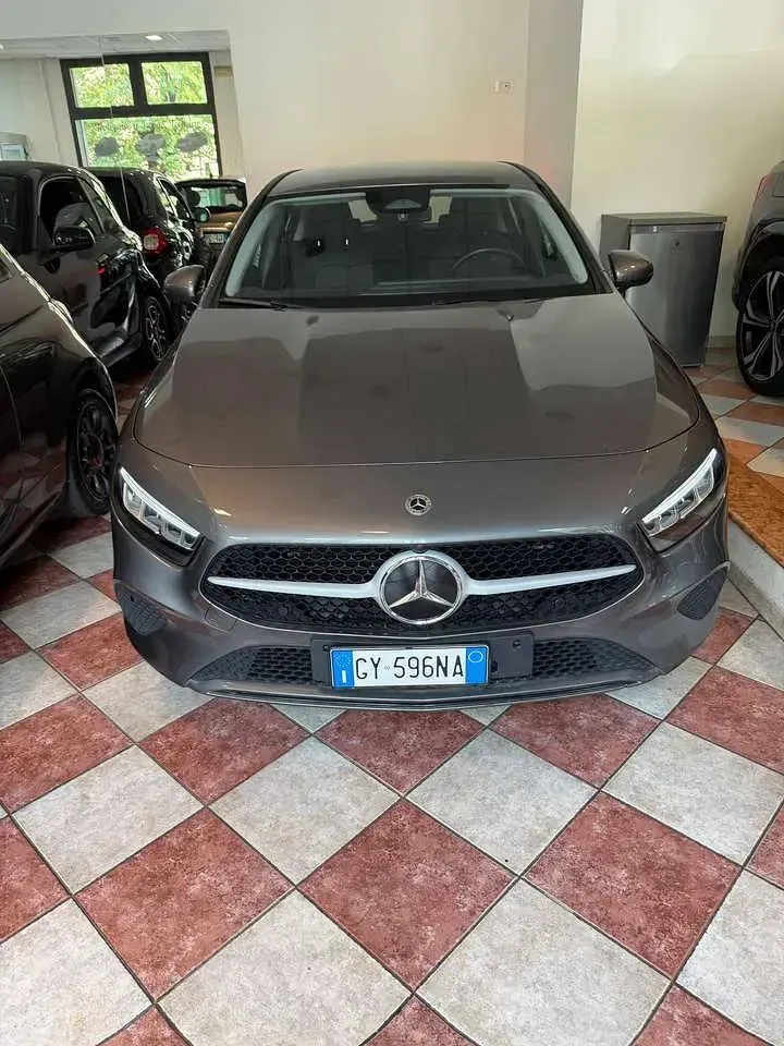 Usata Mercedes A180 Advanced 116 CV (85 kW) 2025 Grigio Berlina