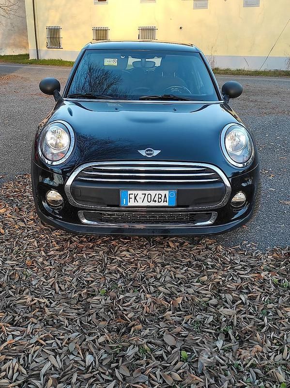 Usata Mini ONE Hype 102 CV (75 kW) 2017 Nero Utilitaria