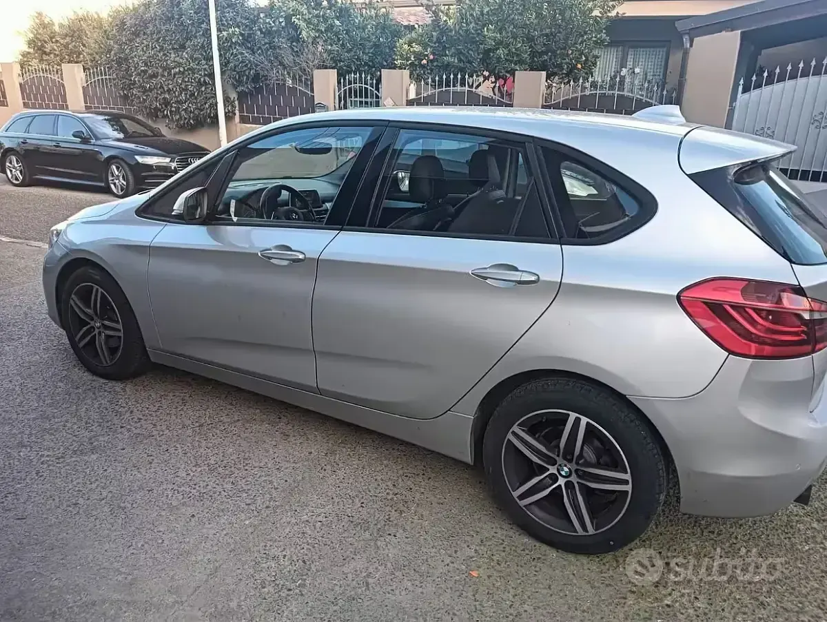 Usata BMW 218 Active Tourer Luxury Line 150 CV (110 kW) 2014 Grigio Monovolume