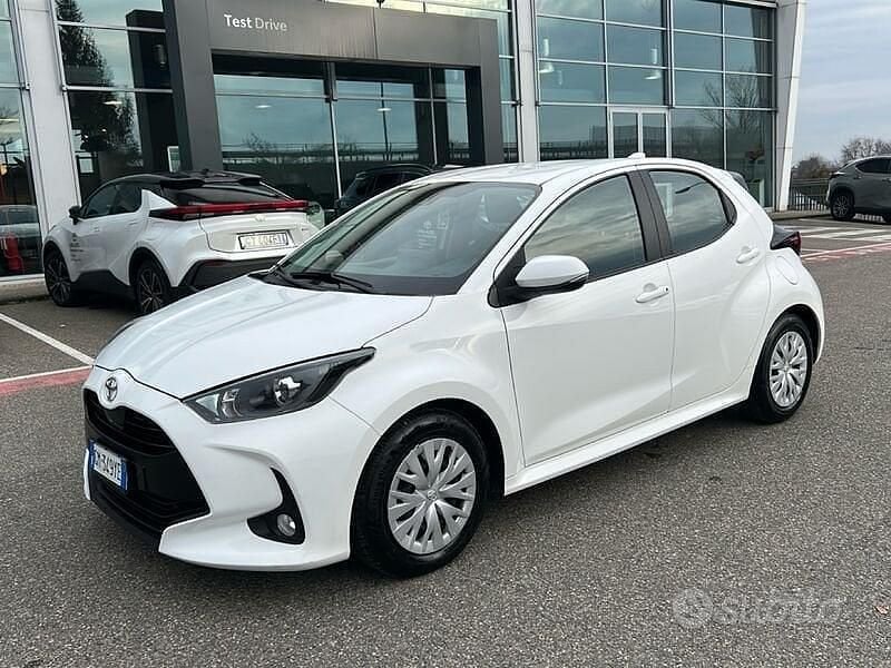 Usata Toyota Yaris Active 2023 Bianco Utilitaria