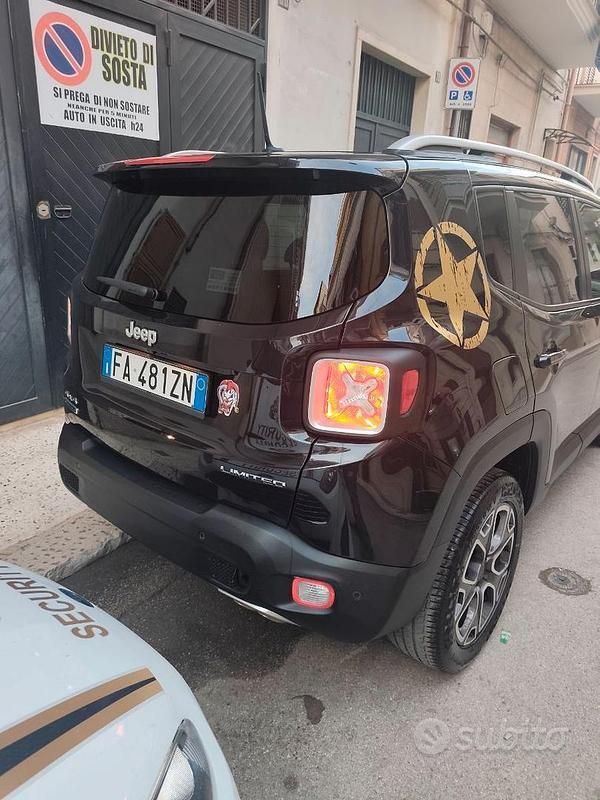Usata Jeep Renegade Limited 140 CV (102 kW) 2015 Nero SUV
