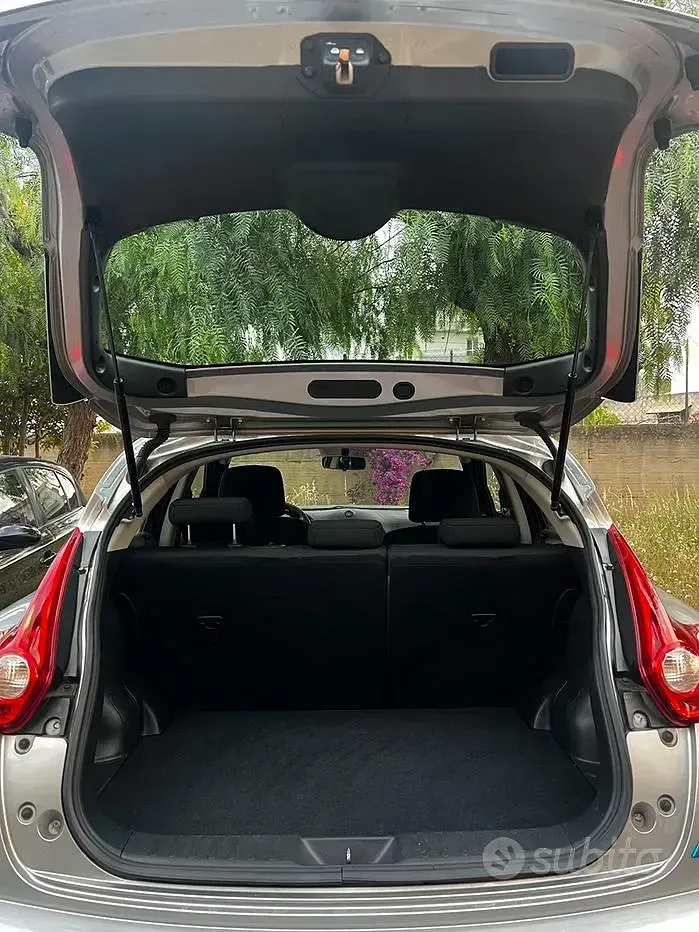 Usata Nissan Juke 110 CV (80 kW) 2011 Grigio SUV