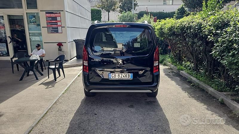 Usata Peugeot Rifter 131 CV (96 kW) 2020 Nero Monovolume