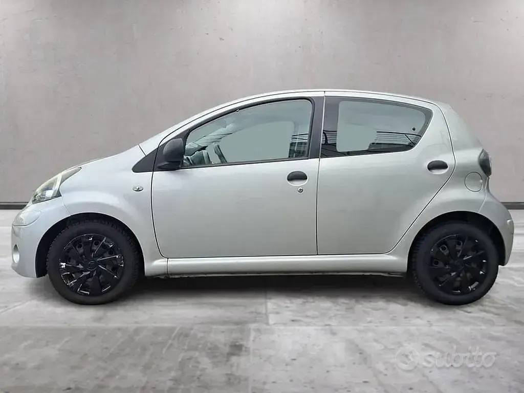 Usata Toyota Aygo Connect Style 68 CV (50 kW) 2012 Grigio Utilitaria