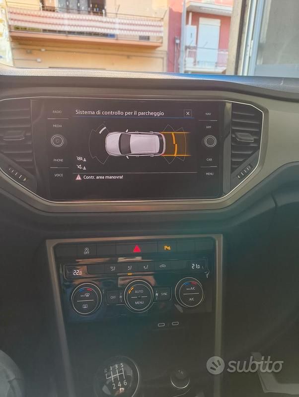 Usata VW T-Roc Business 115 CV (84 kW) 2022 Grigio SUV