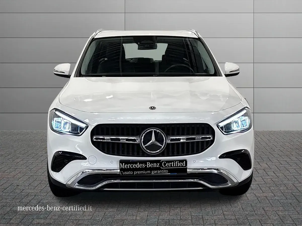 Usata Mercedes GLA180 Advanced 116 CV (85 kW) 2023 Bianco polare SUV