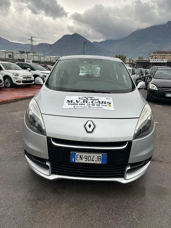 Grigio Usata 2012 Renault Scénic Bose Edition Monovolume | 6499 € (Buon prezzo) - Immagine 1/4