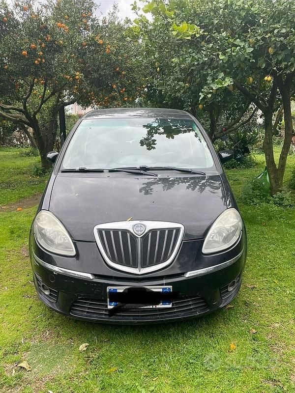 Usata Lancia Musa 2008 Nero Monovolume