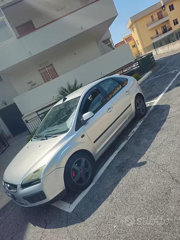 Usata Ford Focus 90 CV (66 kW) 2007 Grigio Berlina