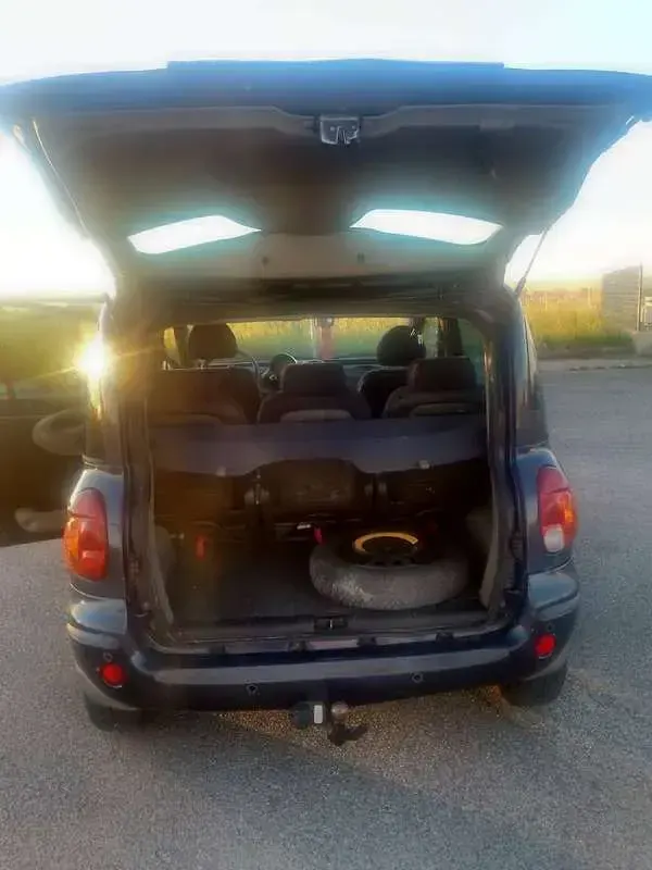 Usata Fiat Multipla 103 CV (75 kW) 2002 Blu/azzurro Monovolume