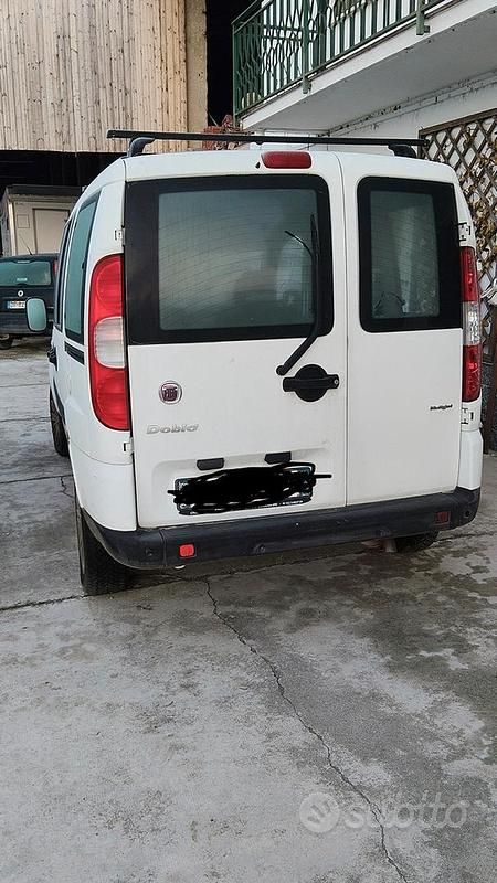 Begagnad Fiat Doblò 85 HK (62 kW) 2007 Vit Minibuss