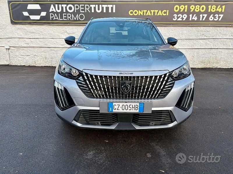 Usata Peugeot 2008 Allure 102 CV (75 kW) 2025 Grigio SUV