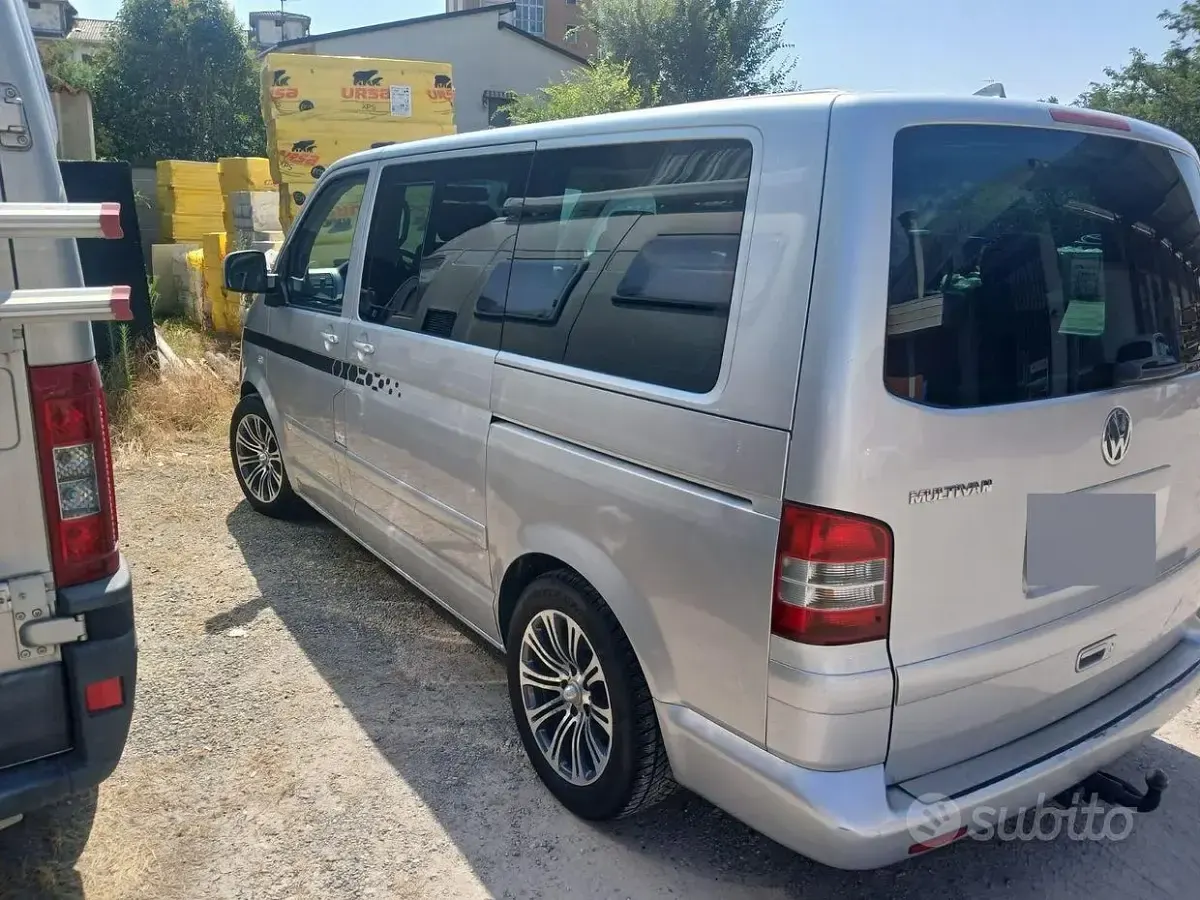 Usata VW Multivan Highline 179 CV (131 kW) 2007 Grigio Monovolume