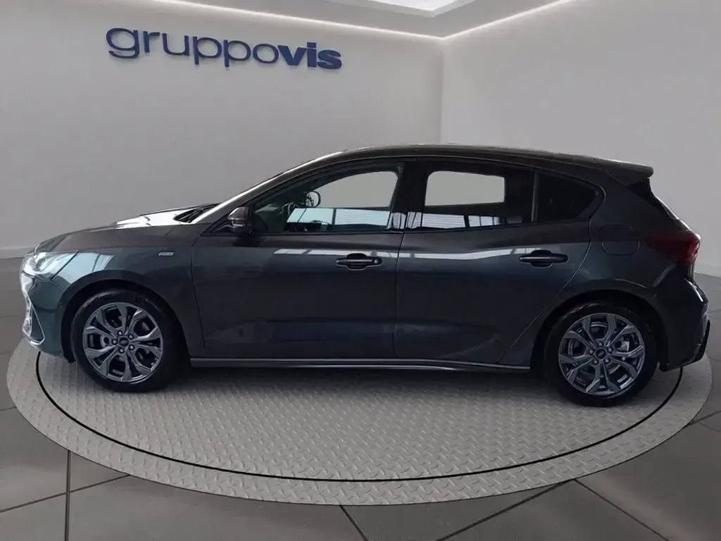 Usata Ford Focus ST-Line X 125 CV (91 kW) 2023 Magnetic grey Berlina