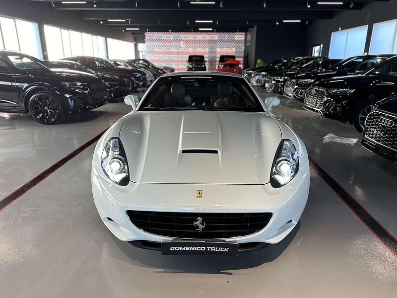 Usata Ferrari California 460 CV (338 kW) 2011 Bianco Cabrio