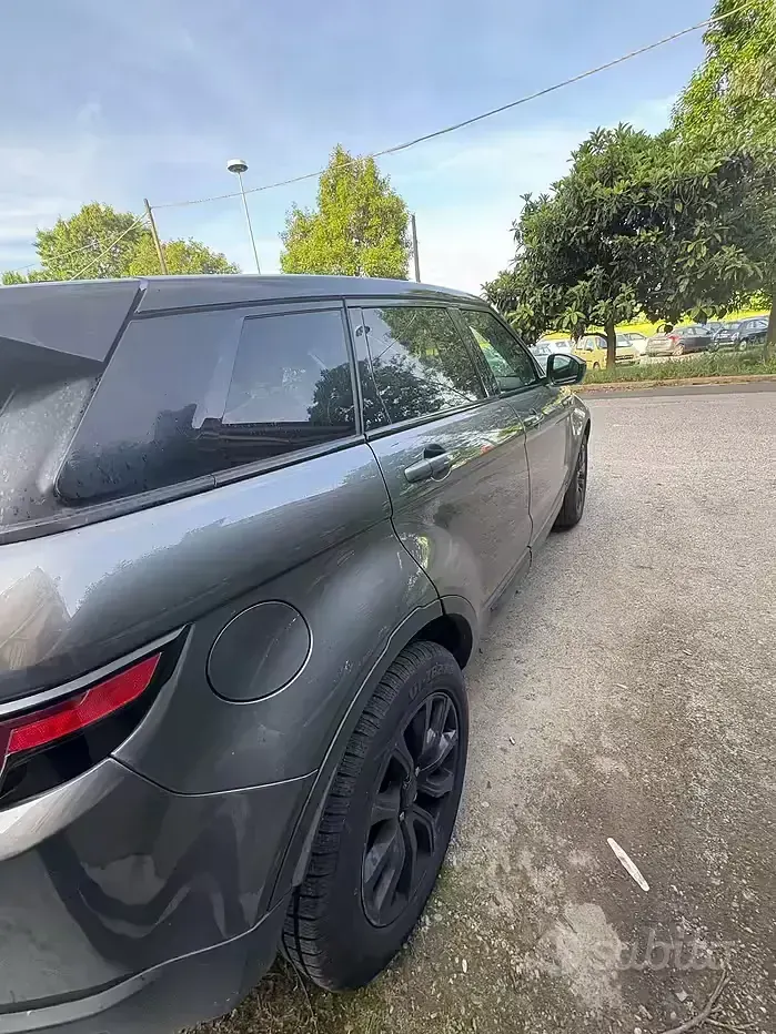 Usata Land Rover Range Rover evoque 150 CV (110 kW) 2019 Grigio SUV
