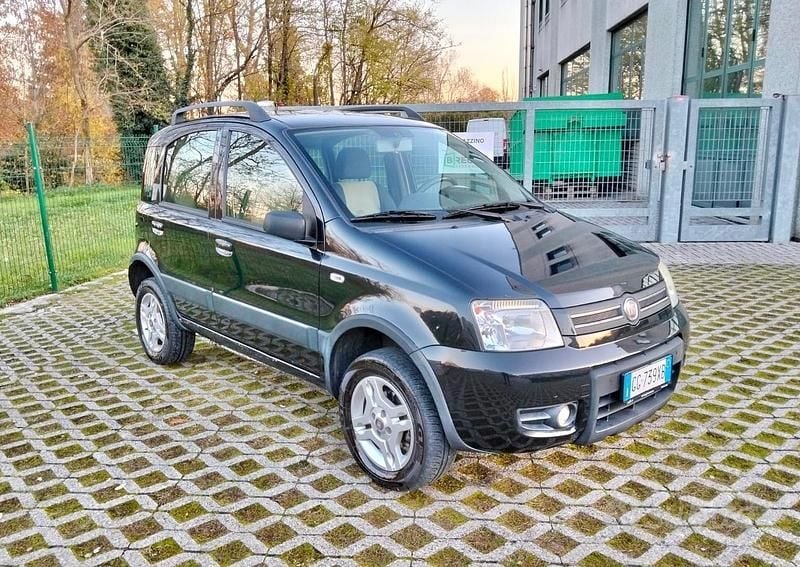 Nero Usata 2008 Fiat Panda 4x4 Climbing Due volumi | 4900 € (Super prezzo) - Immagine 1/4