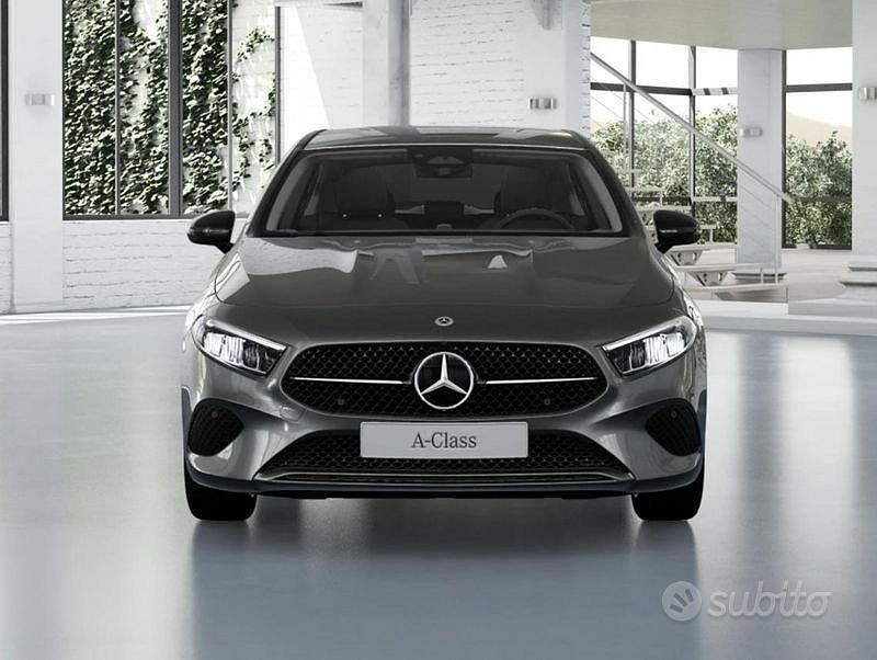 Usata Mercedes A180 Progressive 116 CV (85 kW) 2024 Grigio Berlina