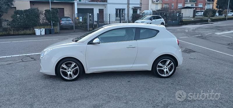 Begagnad Alfa Romeo MiTo Distinctive 135 HK (99 kW) 2009 Beige Halvkombi