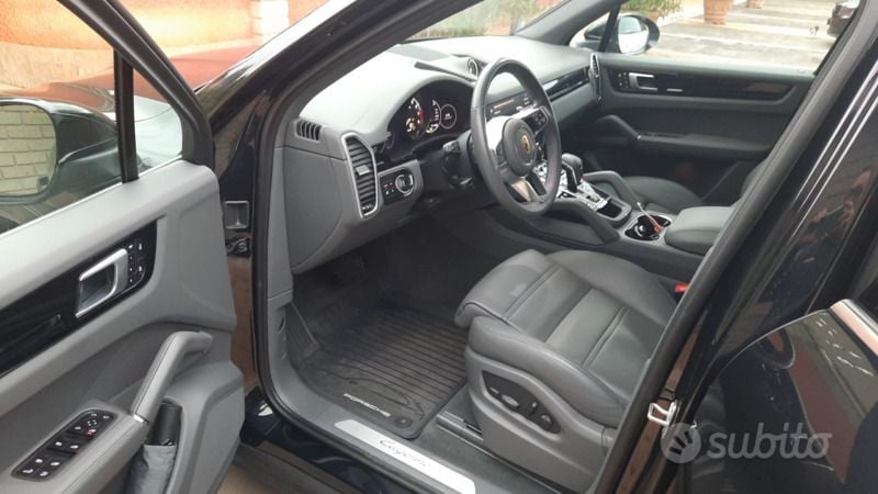 Usata Porsche Cayenne 340 CV (250 kW) 2021 Nero SUV