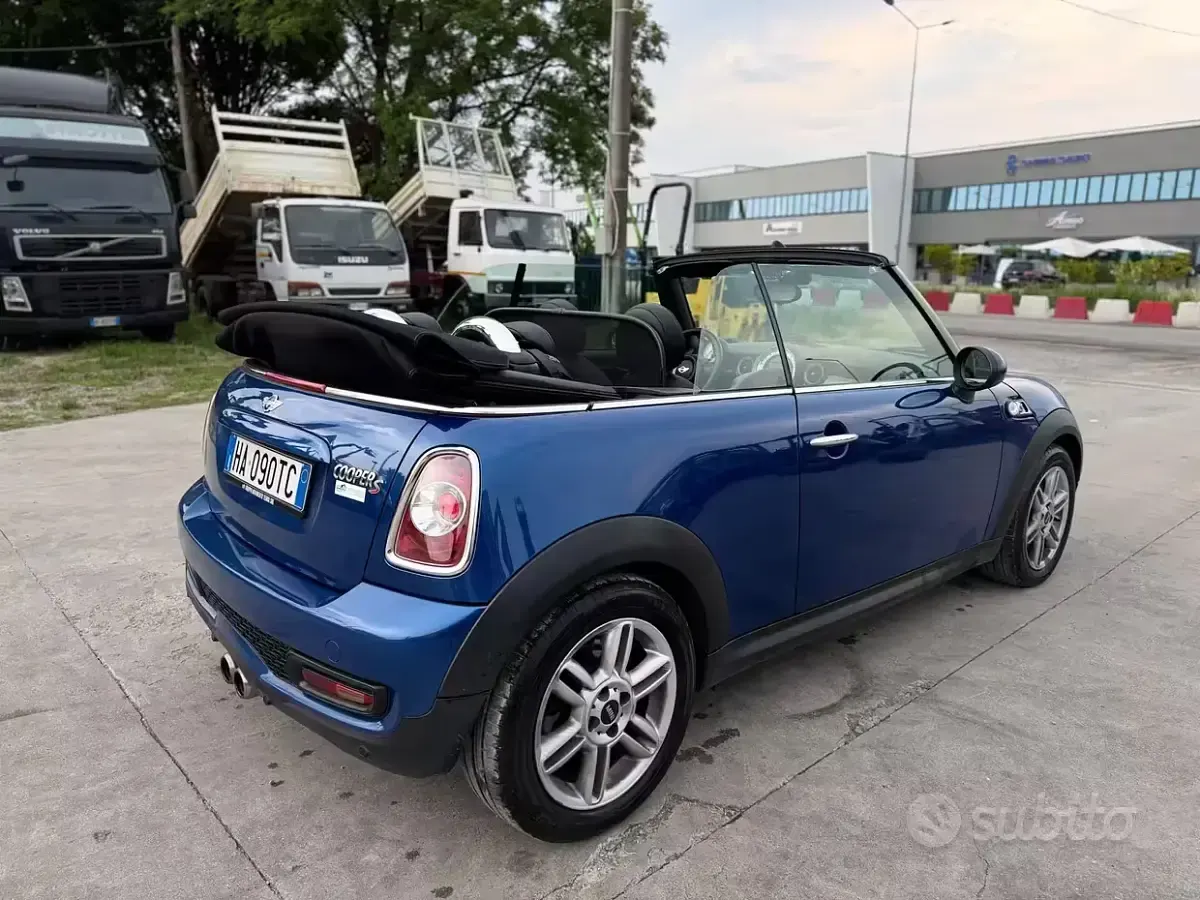 Usata Mini Cooper S Cabriolet 184 CV (135 kW) 2013 Blu Cabrio